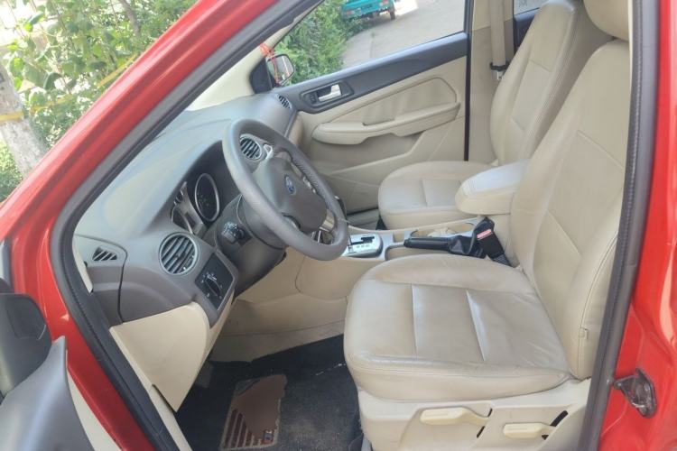 Used Ford Focus 2013 Hatchback Classic 1.8L Automatic Fashion Edition Left Front Seat