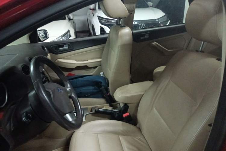 Used Ford Focus 2013 Hatchback Classic 1.8L Automatic Fashion Edition Left Front Seat