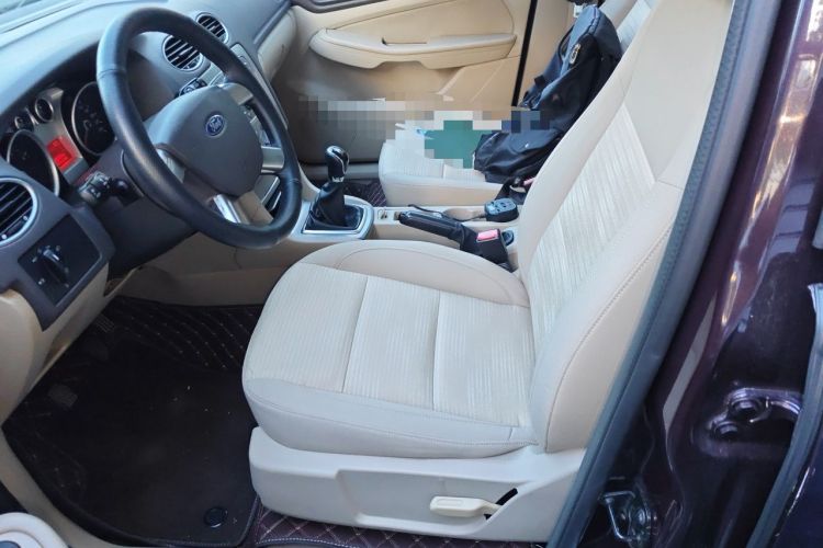 Used Ford Focus 2013 Sedan Classic 1.8L Manual Base Model Left Front Seat