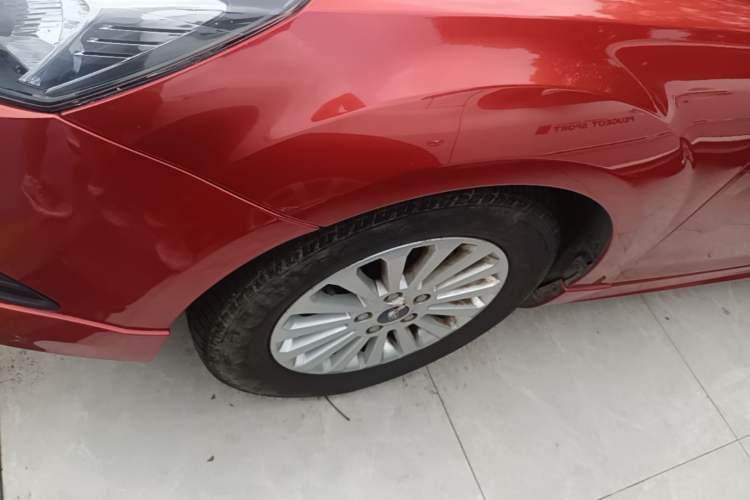 Used Ford Focus 2013 Hatchback Classic 1.8L Manual Fashion Edition Left Front Wheel Hub