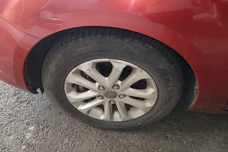 Used Ford Focus 2013 Hatchback Classic 1.8L Automatic Base Model Left Front Wheel Hub