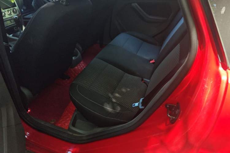 Used Ford Focus 2013 Hatchback Classic 1.8L Automatic Base Model Left Rear Seat