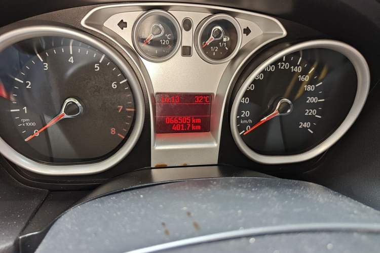 Used Ford Focus 2013 Hatchback Classic 1.8L Automatic Millionth Anniversary Edition Odometer Close Up
