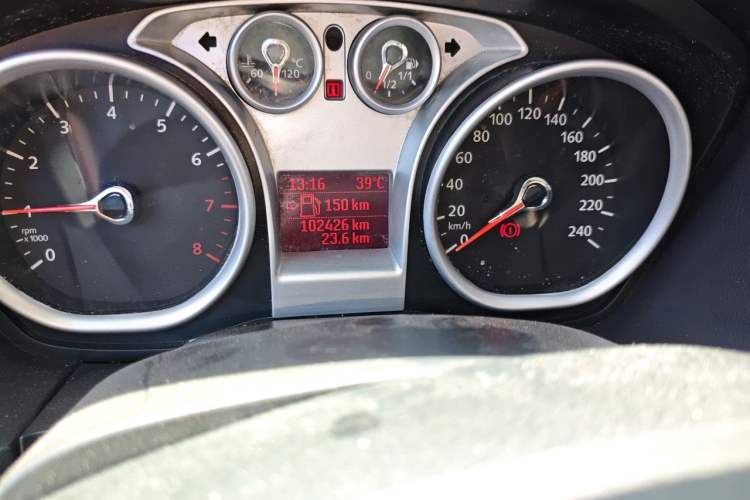 Used Ford Focus 2013 Hatchback Classic 1.8L Manual Base Model Odometer Close Up