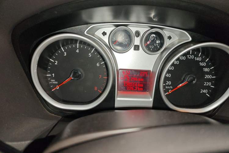 Used Ford Focus 2013 Hatchback Classic 1.8L Automatic Fashion Edition Odometer Close Up