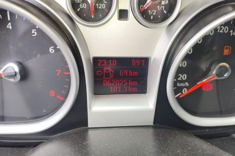 Used Ford Focus 2013 Hatchback Classic 1.8L Manual Base Model Odometer Close Up
