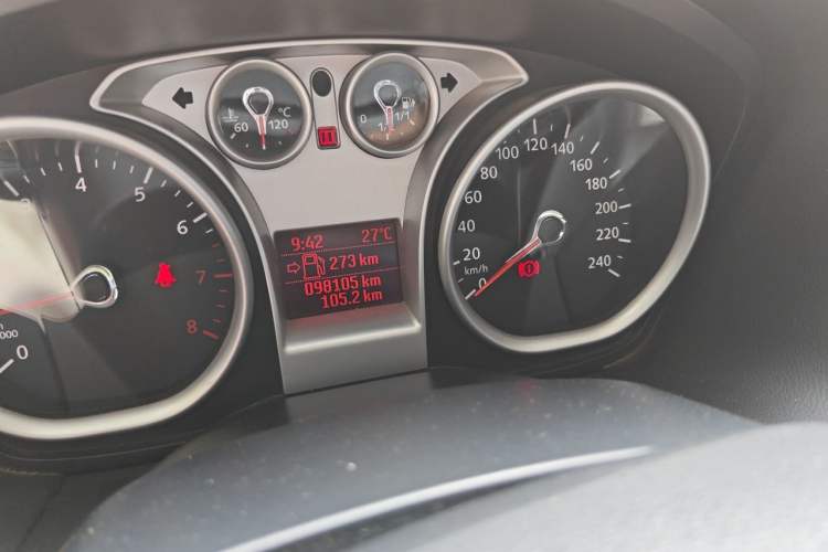 Used Ford Focus 2013 Hatchback Classic 1.8L Manual Base Model Odometer Close Up