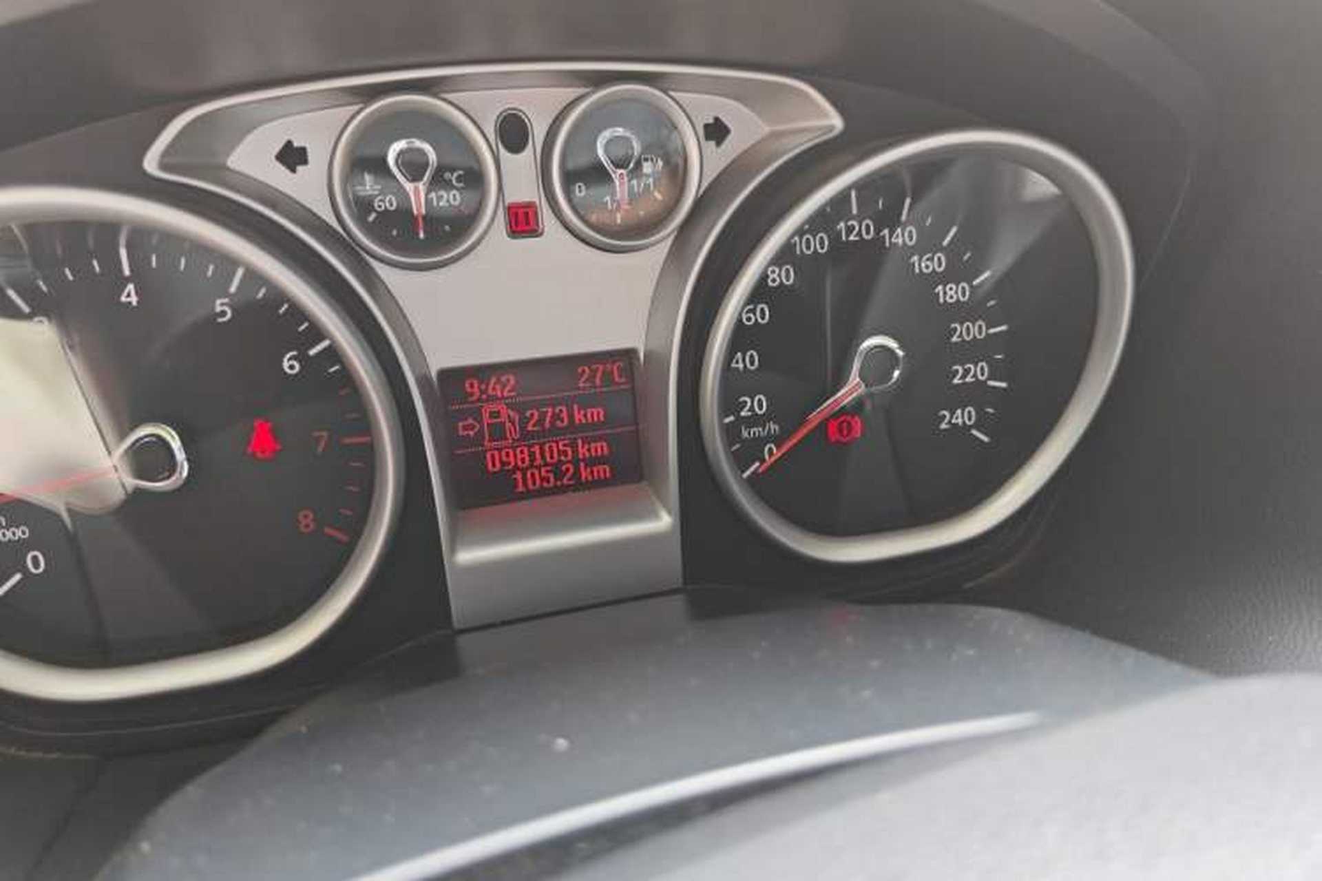 Used Ford Focus 2013 Hatchback Classic 1.8L Manual Base Model Odometer Close Up