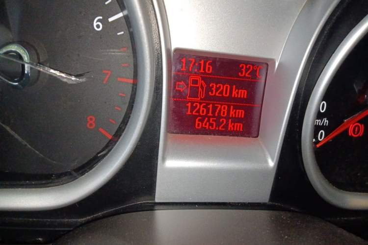 Used Ford Focus 2013 Hatchback Classic 1.8L Manual Fashion Edition Odometer Close Up
