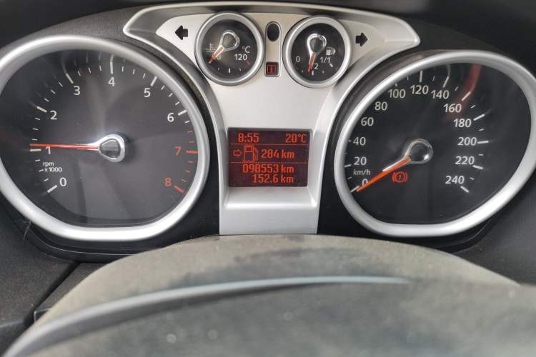 Used Ford Focus 2013 Hatchback Classic 1.8L Manual Base Model Odometer Close Up