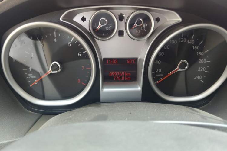 Used Ford Focus 2013 Hatchback Classic 1.8L Automatic Fashion Edition Odometer Close Up