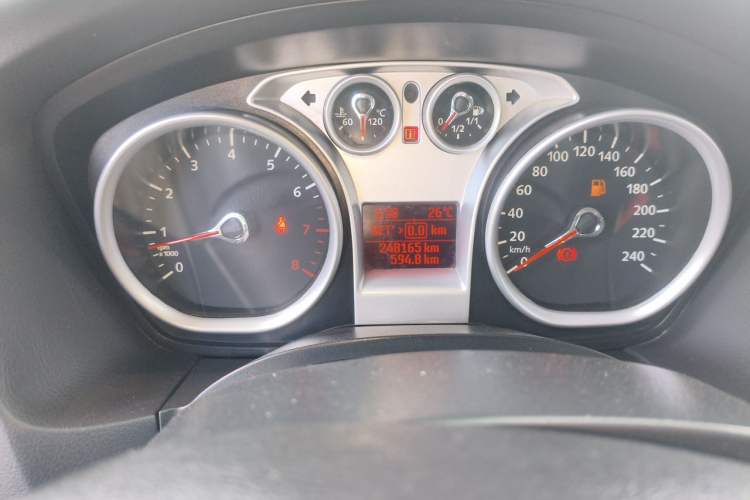Used Ford Focus 2013 Hatchback Classic 1.8L Manual Base Model Odometer Close Up