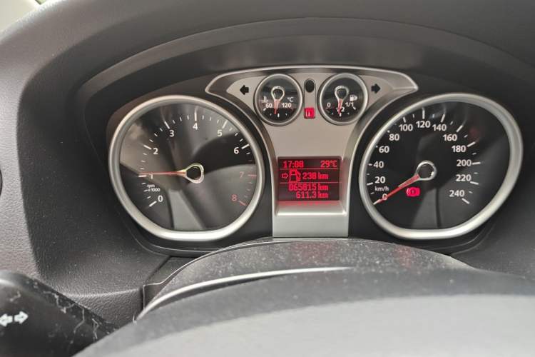 Used Ford Focus 2013 Hatchback Classic 1.8L Manual Base Model Odometer Close Up