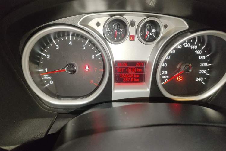 Used Ford Focus 2013 Hatchback Classic 1.8L Manual Base Model Odometer Close Up