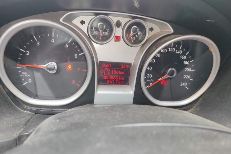 Used Ford Focus 2013 Hatchback Classic 1.8L Manual Base Model Odometer Close Up