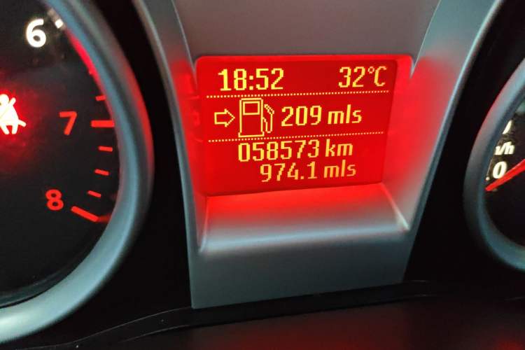 Used Ford Focus 2013 Sedan Classic 1.8L Manual Base Model Odometer Close Up