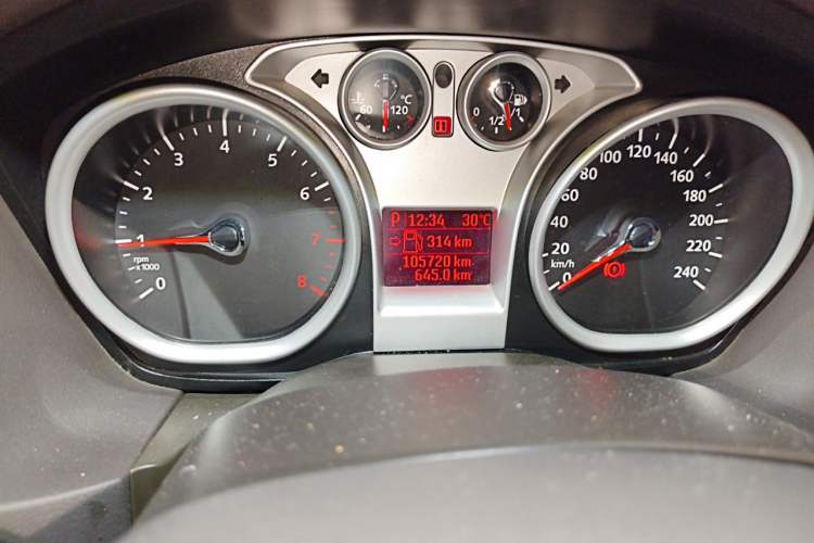 Used Ford Focus 2013 Hatchback Classic 1.8L Automatic Fashion Edition Odometer Close Up