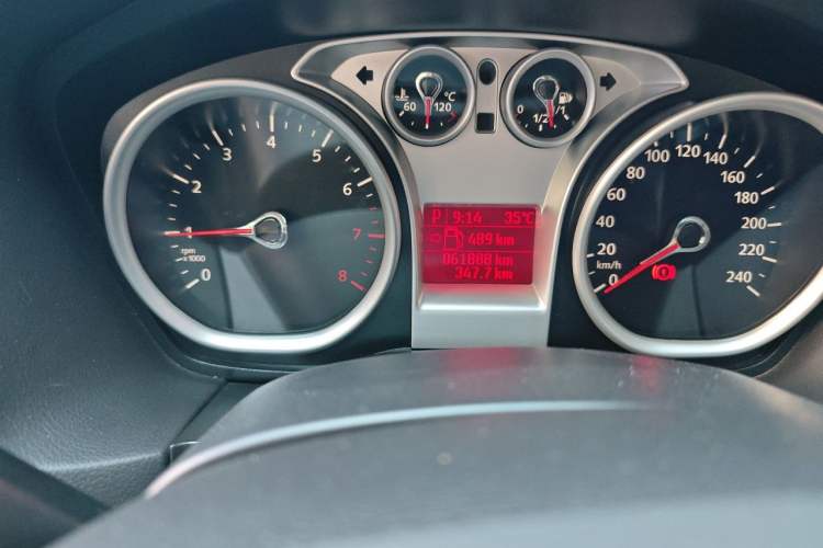 Used Ford Focus 2013 Hatchback Classic 1.8L Automatic Base Model Odometer Close Up