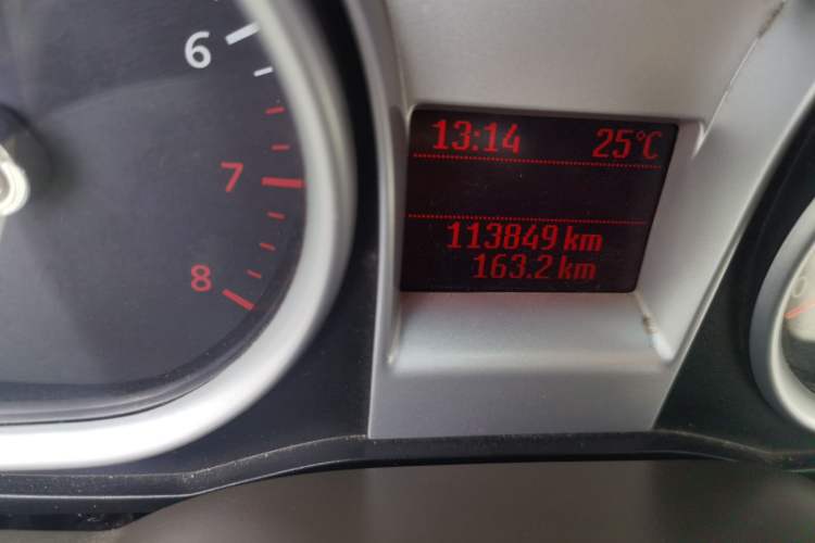 Used Ford Focus 2013 Sedan Classic 1.8L Manual Base Model Odometer Close Up