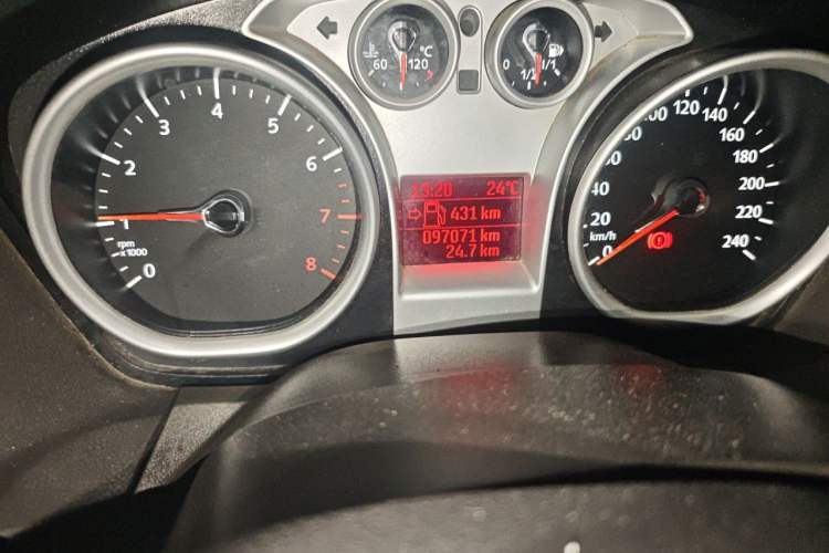 Used Ford Focus 2013 Sedan Classic 1.8L Manual Base Model Odometer Close Up