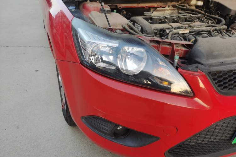 Used Ford Focus 2013 Hatchback Classic 1.8L Automatic Base Model Right Front Headlight