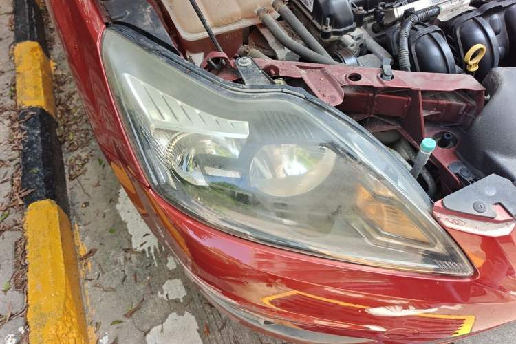 Used Ford Focus 2013 Hatchback Classic 1.8L Automatic Millionth Anniversary Edition Right Front Headlight