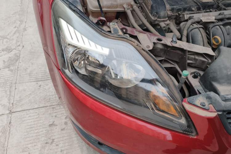 Used Ford Focus 2013 Hatchback Classic 1.8L Automatic Base Model Right Front Headlight