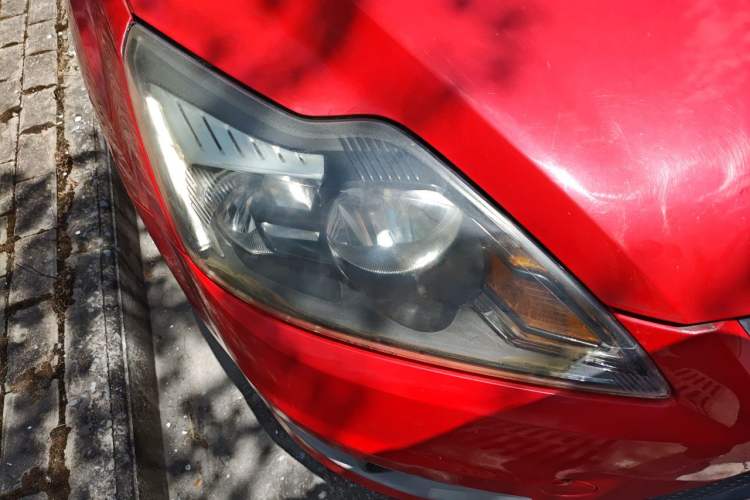 Used Ford Focus 2013 Hatchback Classic 1.8L Manual Base Model Right Front Headlight
