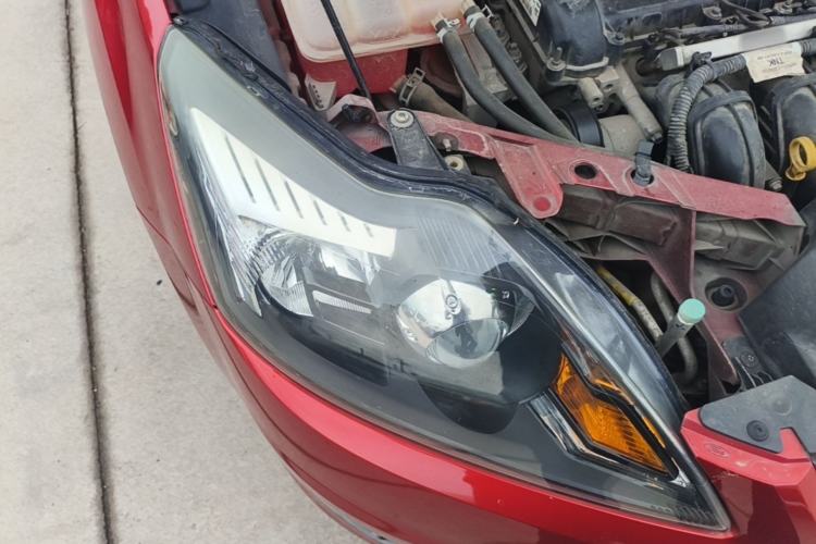 Used Ford Focus 2013 Hatchback Classic 1.8L Manual Base Model Right Front Headlight