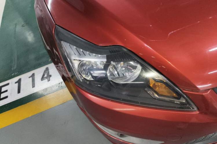 Used Ford Focus 2013 Hatchback Classic 1.8L Automatic Base Model Right Front Headlight