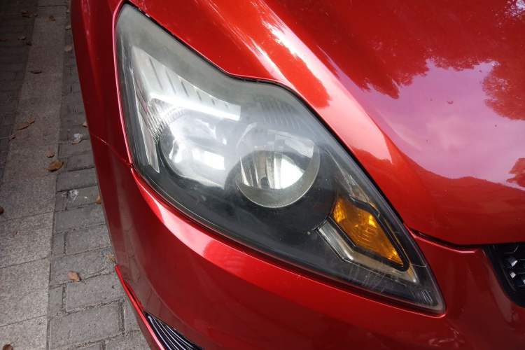 Used Ford Focus 2013 Hatchback Classic 1.8L Manual Fashion Edition Right Front Headlight