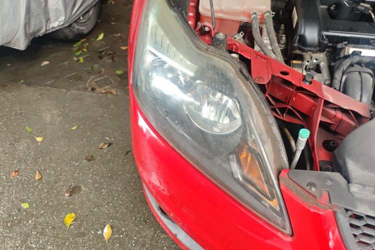 Used Ford Focus 2013 Hatchback Classic 1.8L Automatic Base Model Right Front Headlight