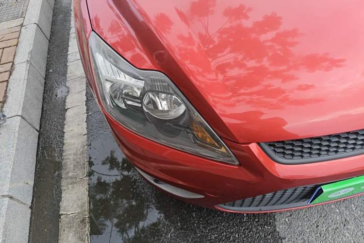 Used Ford Focus 2013 Hatchback Classic 1.8L Automatic Millionth Anniversary Edition Right Front Headlight