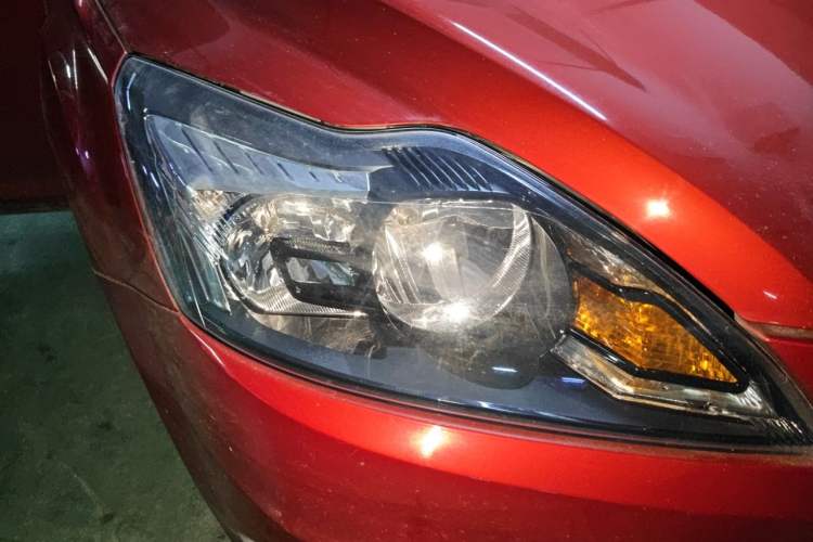 Used Ford Focus 2013 Hatchback Classic 1.8L Manual Base Model Right Front Headlight