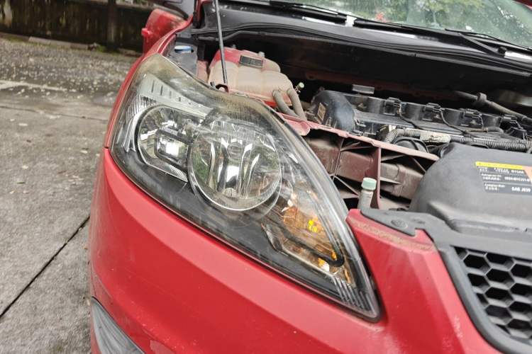Used Ford Focus 2013 Hatchback Classic 1.8L Manual Base Model Right Front Headlight
