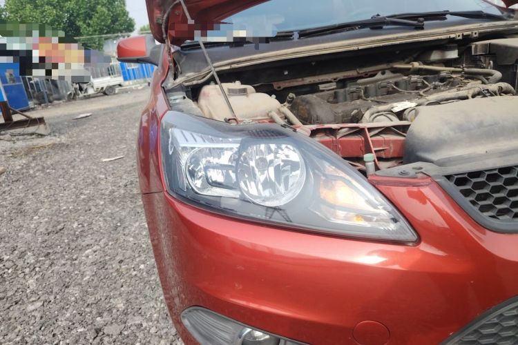 Used Ford Focus 2013 Hatchback Classic 1.8L Automatic Millionth Anniversary Edition Right Front Headlight
