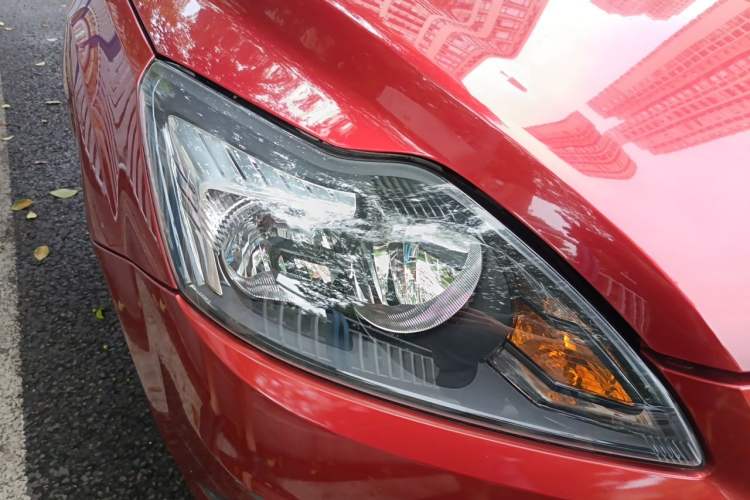 Used Ford Focus 2013 Hatchback Classic 1.8L Automatic Base Model Right Front Headlight