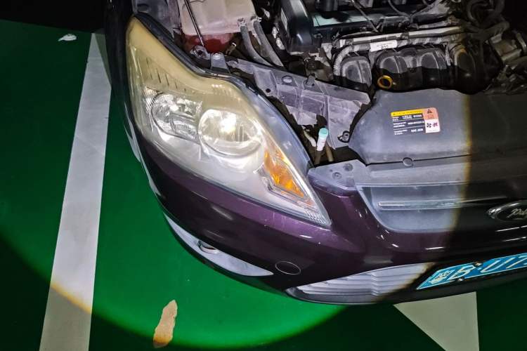 Used Ford Focus 2013 Sedan Classic 1.8L Automatic Base Model Right Front Headlight