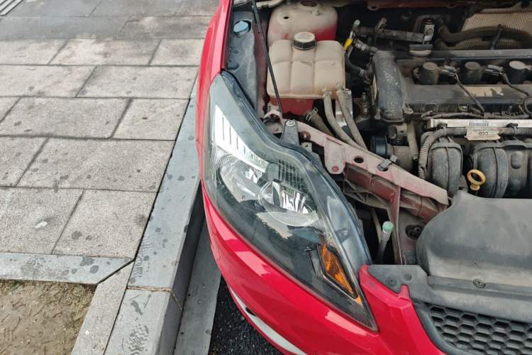 Used Ford Focus 2013 Hatchback Classic 1.8L Automatic Base Model Right Front Headlight