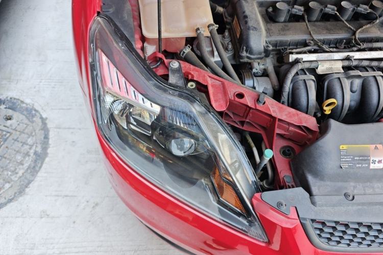 Used Ford Focus 2013 Hatchback Classic 1.8L Automatic Base Model Right Front Headlight