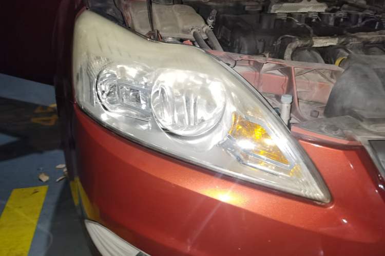 Used Ford Focus 2013 Sedan Classic 1.8L Automatic Base Model Right Front Headlight