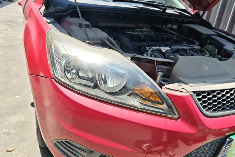 Used Ford Focus 2013 Hatchback Classic 1.8L Automatic Base Model Right Front Headlight