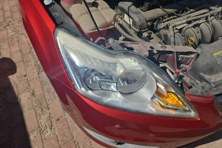 Used Ford Focus 2013 Sedan Classic 1.8L Manual Base Model Right Front Headlight