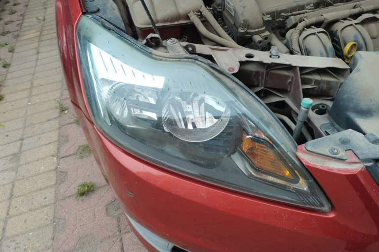 Used Ford Focus 2013 Hatchback Classic 1.8L Manual Base Model Right Front Headlight