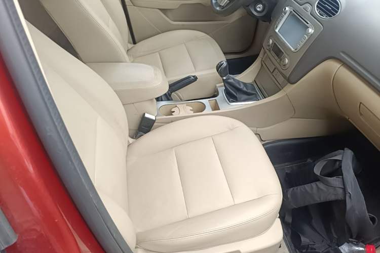 Used Ford Focus 2013 Hatchback Classic 1.8L Manual Fashion Edition Right Front Seat