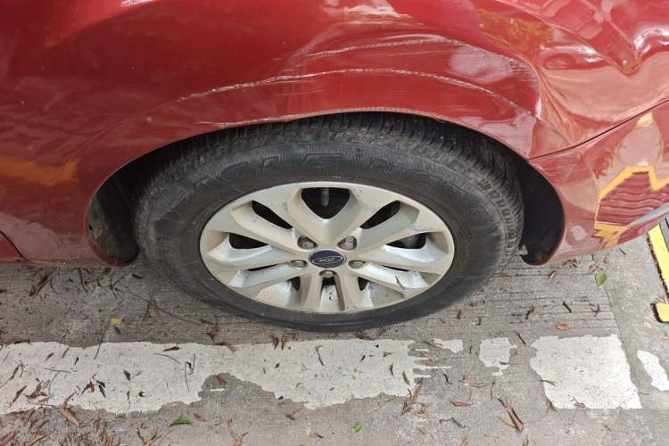 Used Ford Focus 2013 Hatchback Classic 1.8L Automatic Millionth Anniversary Edition Right Front Wheel Hub