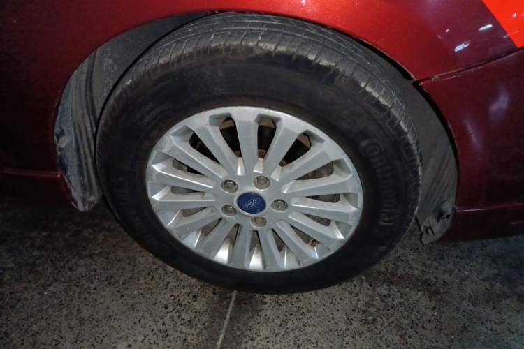 Used Ford Focus 2013 Hatchback Classic 1.8L Manual Fashion Edition Right Front Wheel Hub