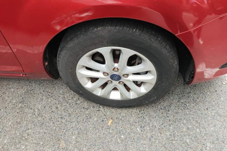 Used Ford Focus 2013 Hatchback Classic 1.8L Manual Base Model Right Front Wheel Hub