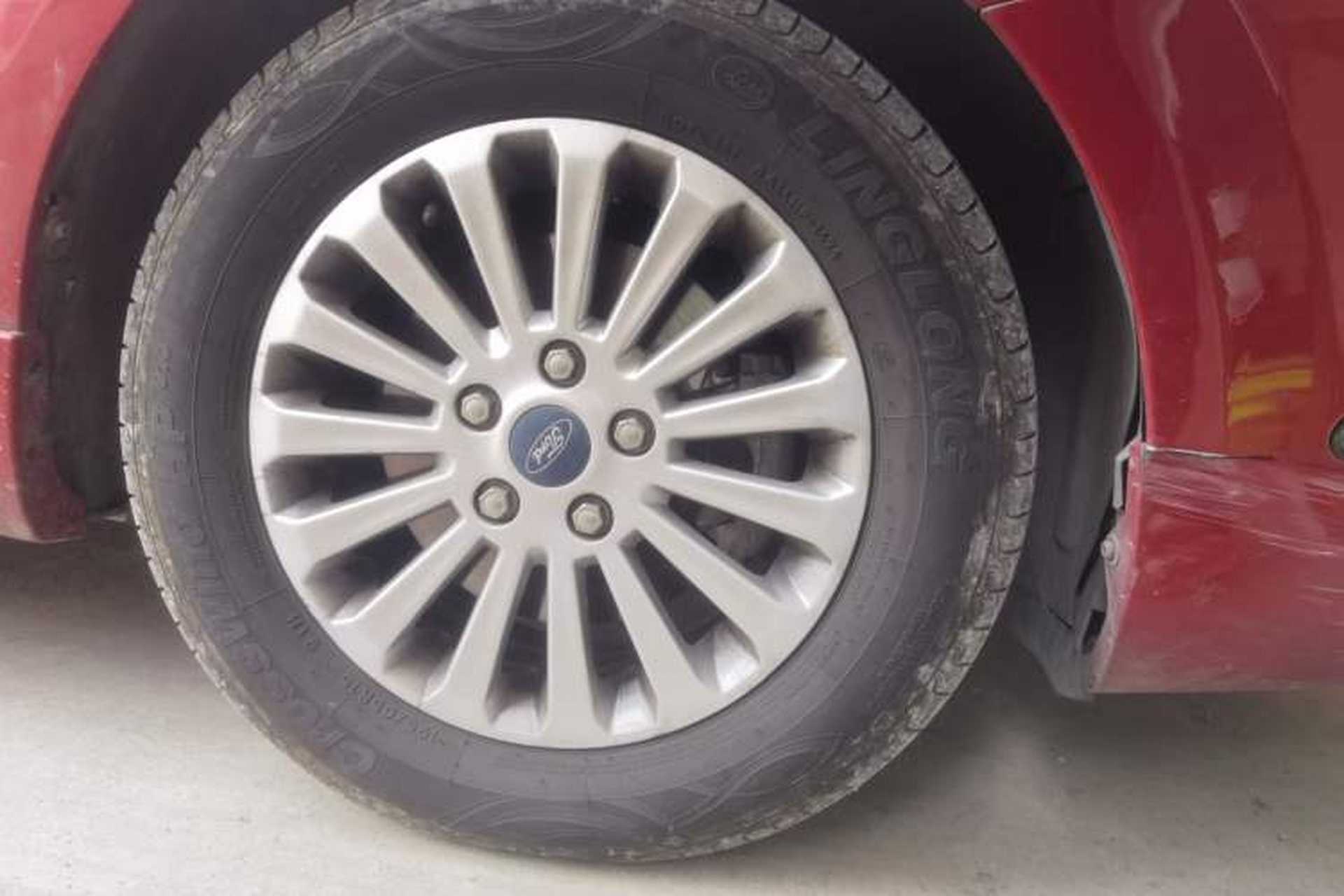 Used Ford Focus 2013 Hatchback Classic 1.8L Automatic Fashion Edition Right Front Wheel Hub