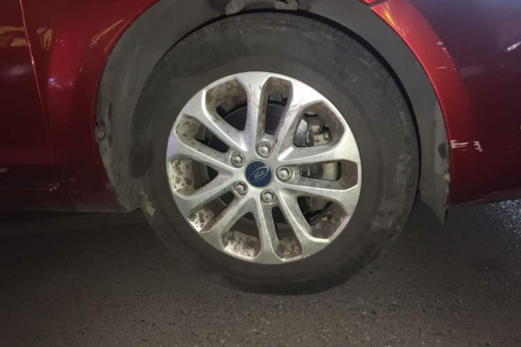 Used Ford Focus 2013 Hatchback Classic 1.8L Automatic Base Model Right Front Wheel Hub
